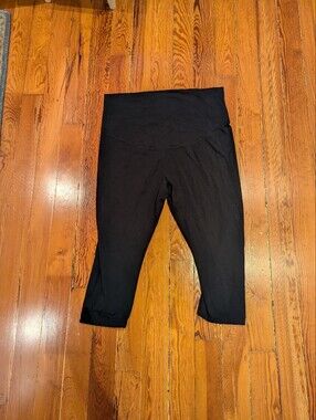 Old Navy Black Maternity Capri Leggings Xl